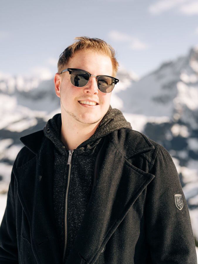 Press photo: Sas Cras portrait in the snow